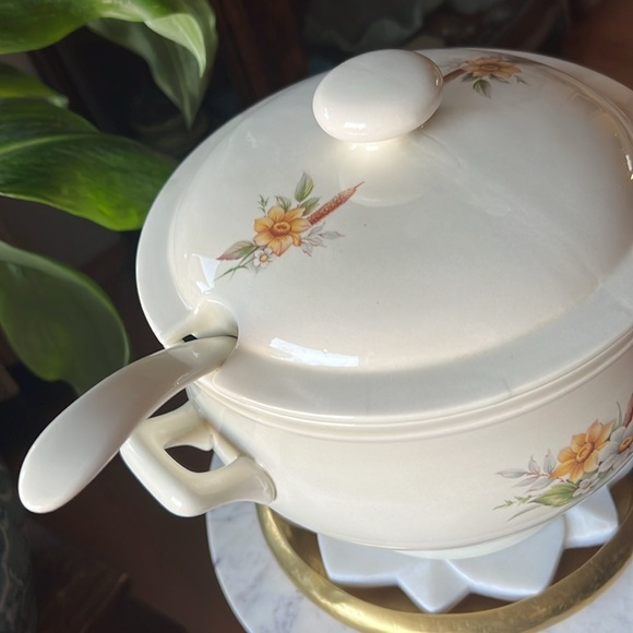 Vintage Floral Pedestal Tureen With Ladle / Large Ceramic Cottage Style - Picture 5 of 12